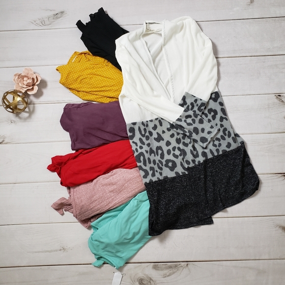 *Plus* White/Grey Animal Print Colorblock Cardigan - Picture 1 of 4